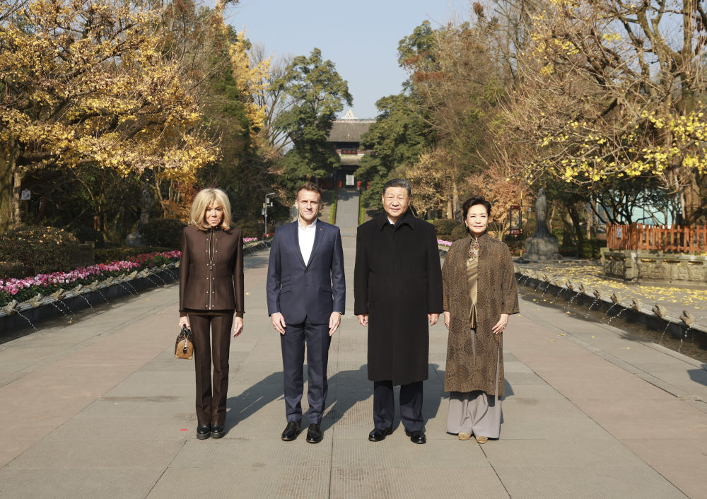 习近平在都江堰与法国总统马克龙举行非正式会晤